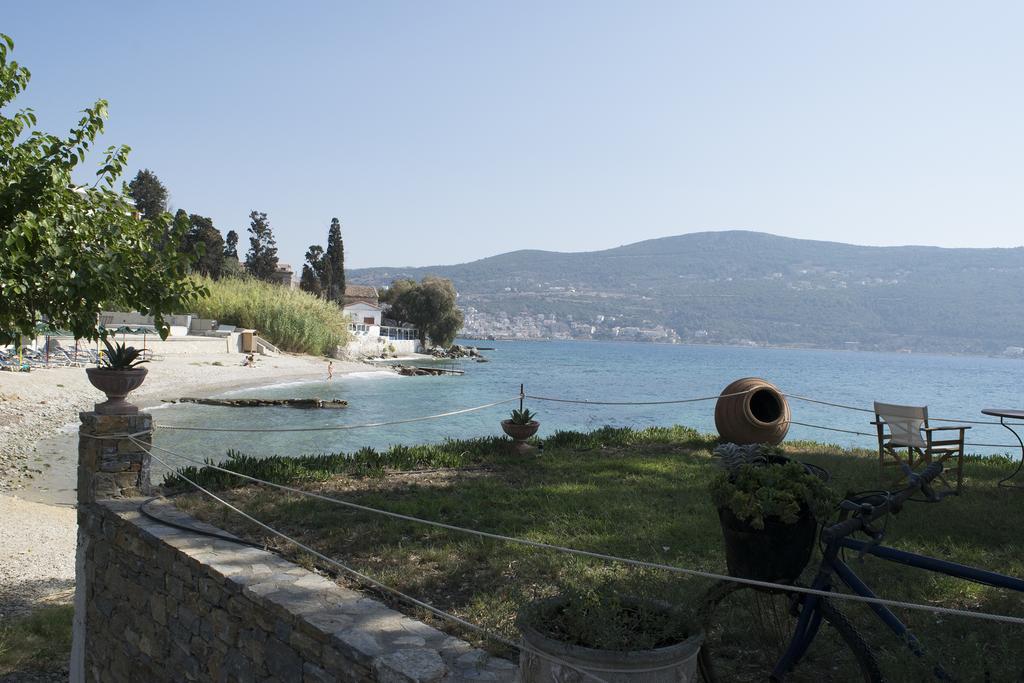 Roditses Beach Sea Front Apartments Samos Town Exterior photo