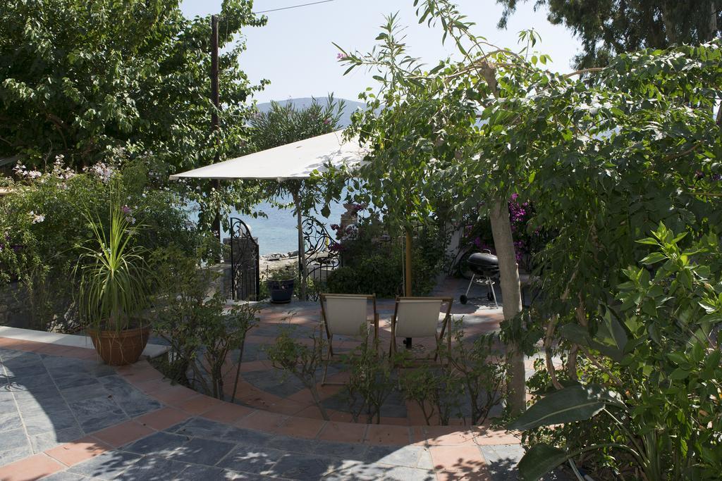 Roditses Beach Sea Front Apartments Samos Town Exterior photo